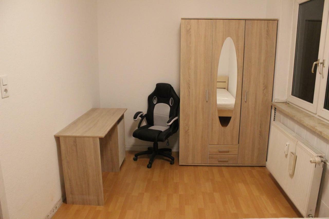 Zimmer Sucht Bewohner 뒤스부르크 외부 사진